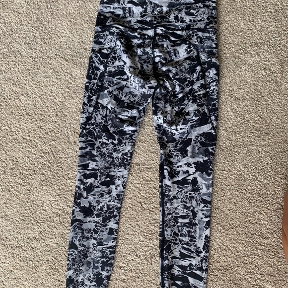 Lululemon Fast and Free Tight 7/8 - Picture 5 of 5